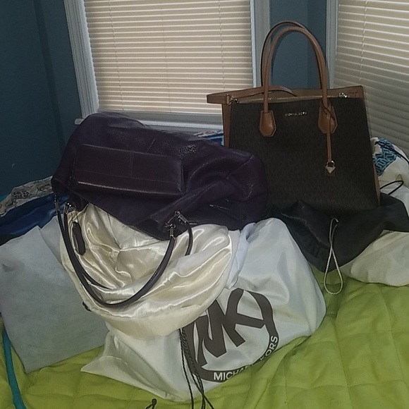 ALL AUTHENTIC I LOVE BAGS , ALL HAVE DUST BAGS - Picture 4 of 5